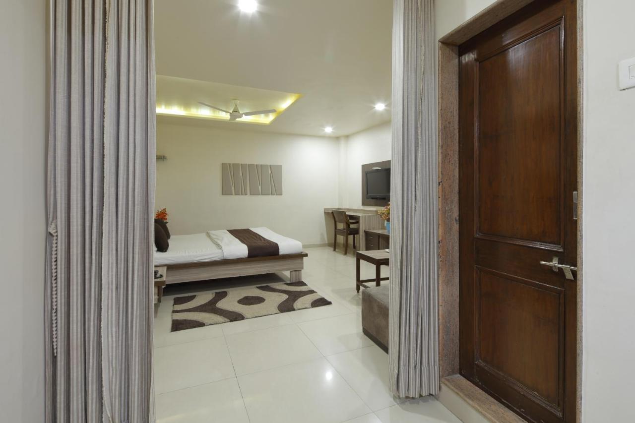 Hotel Good Night Ahmedabad Eksteriør bilde