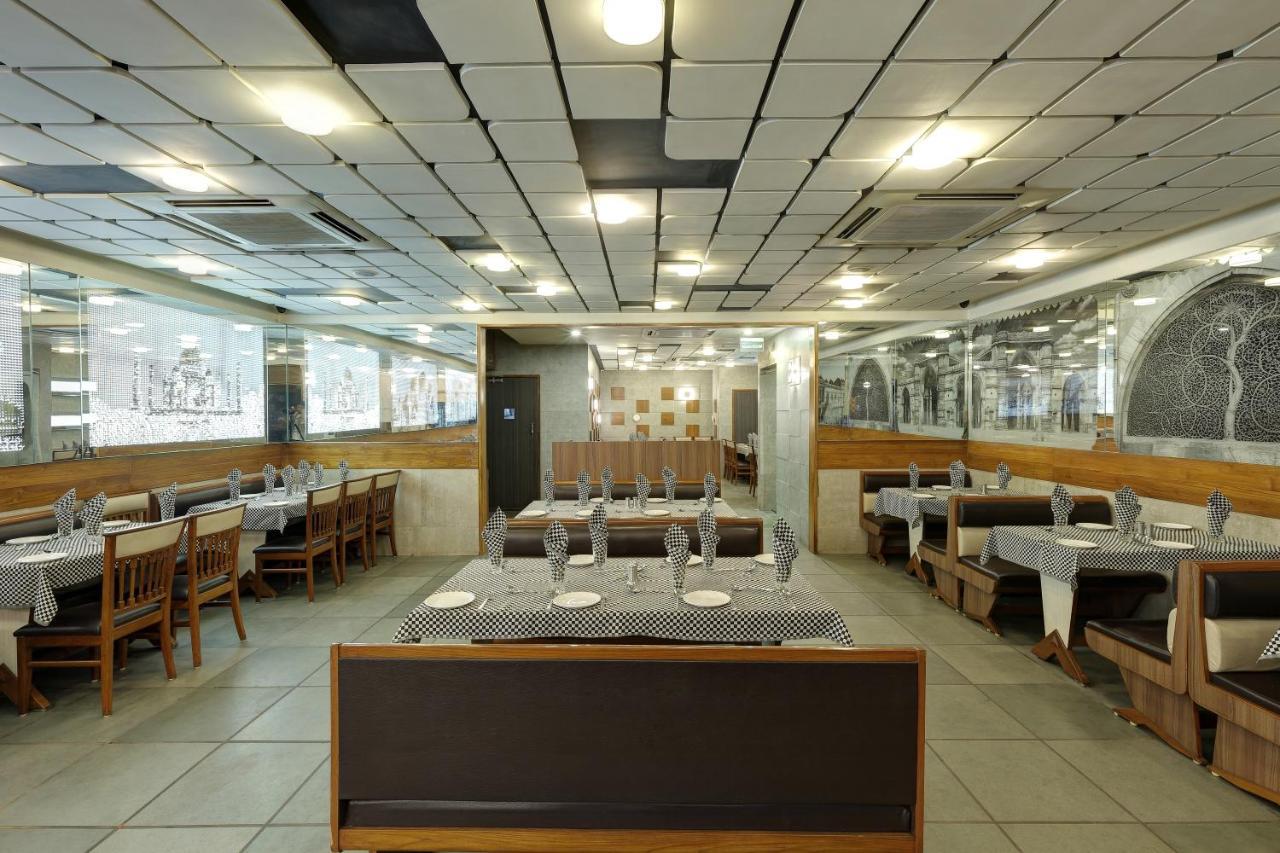 Hotel Good Night Ahmedabad Eksteriør bilde