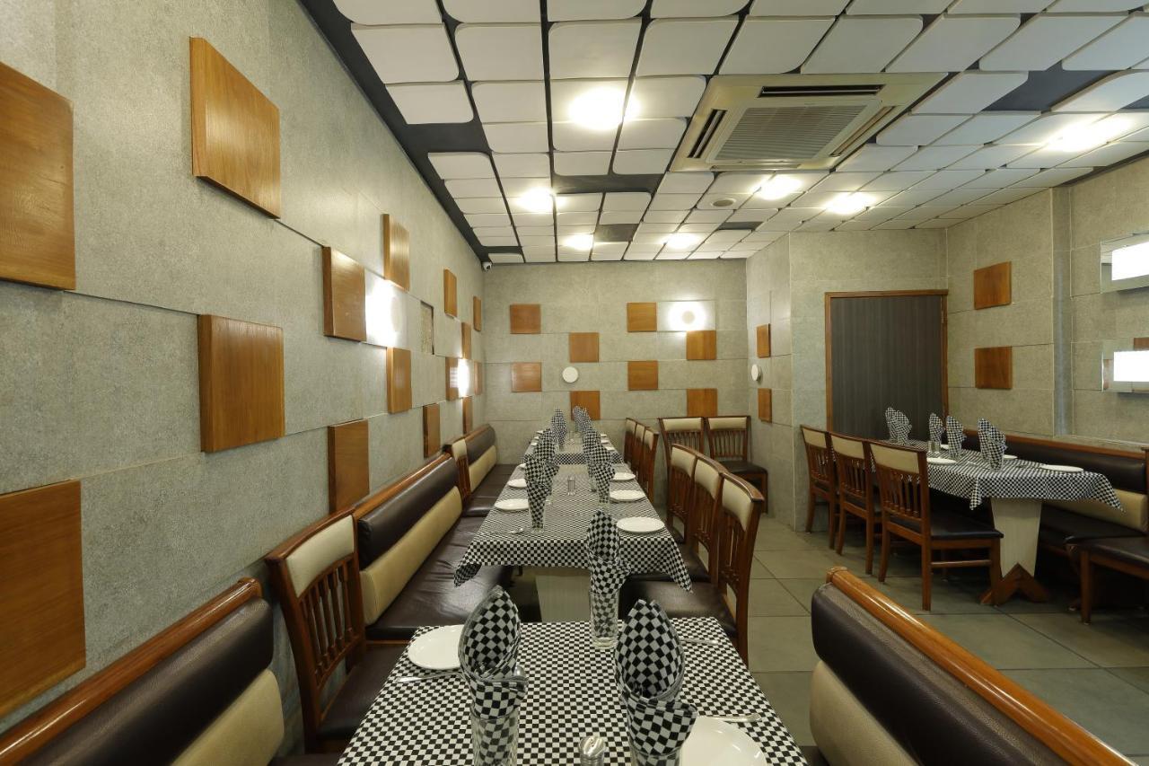 Hotel Good Night Ahmedabad Eksteriør bilde