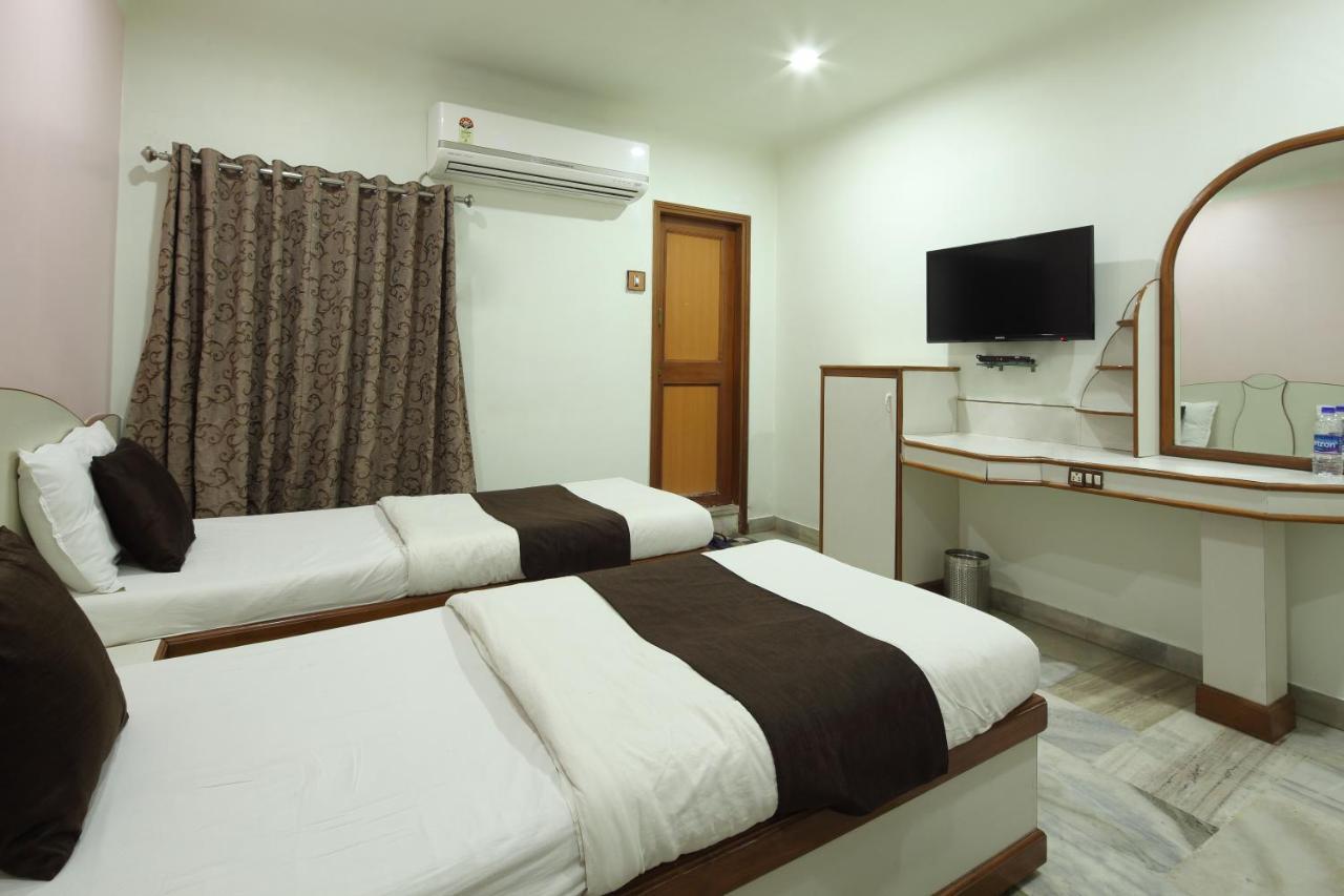 Hotel Good Night Ahmedabad Eksteriør bilde