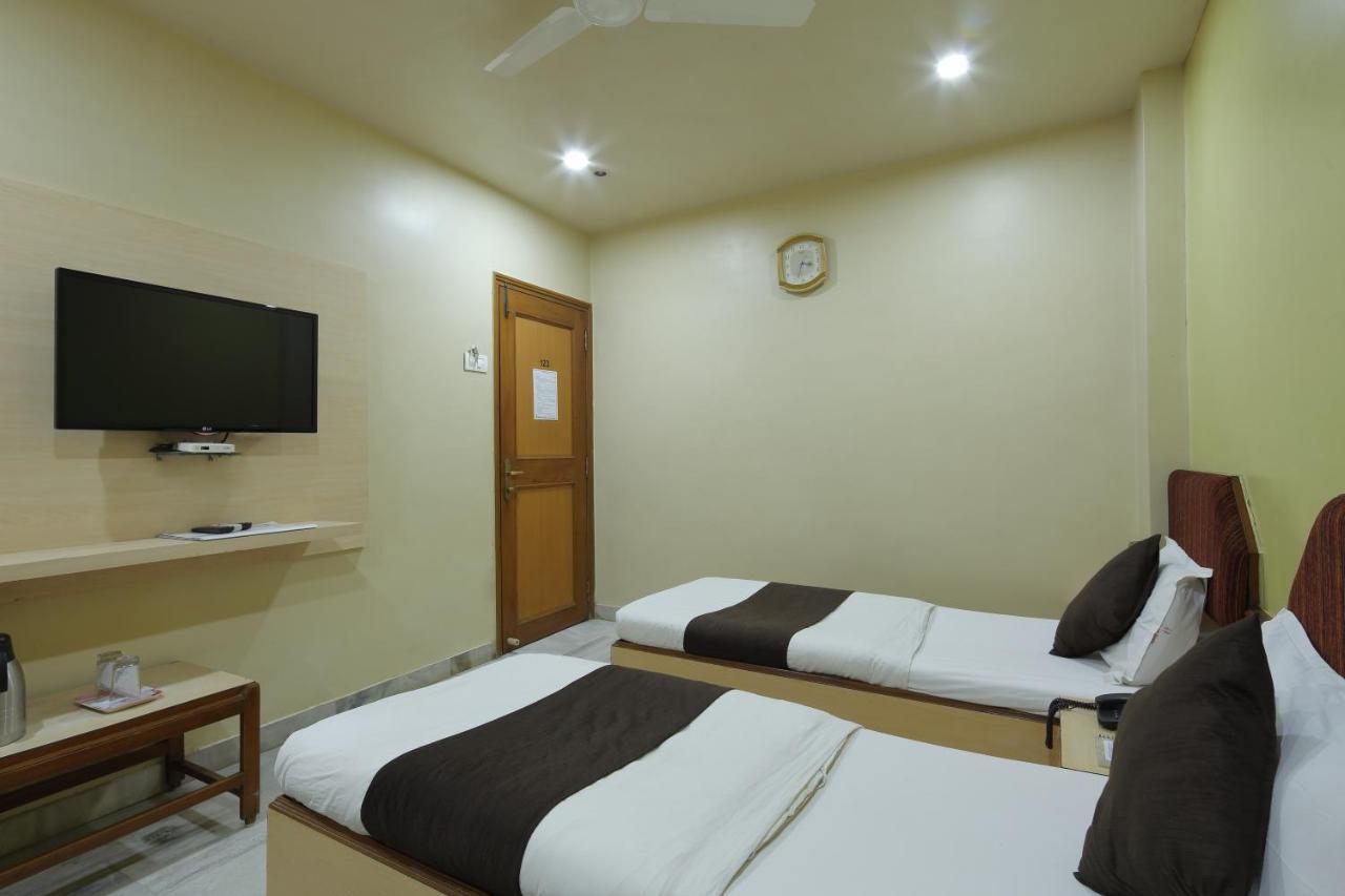 Hotel Good Night Ahmedabad Eksteriør bilde