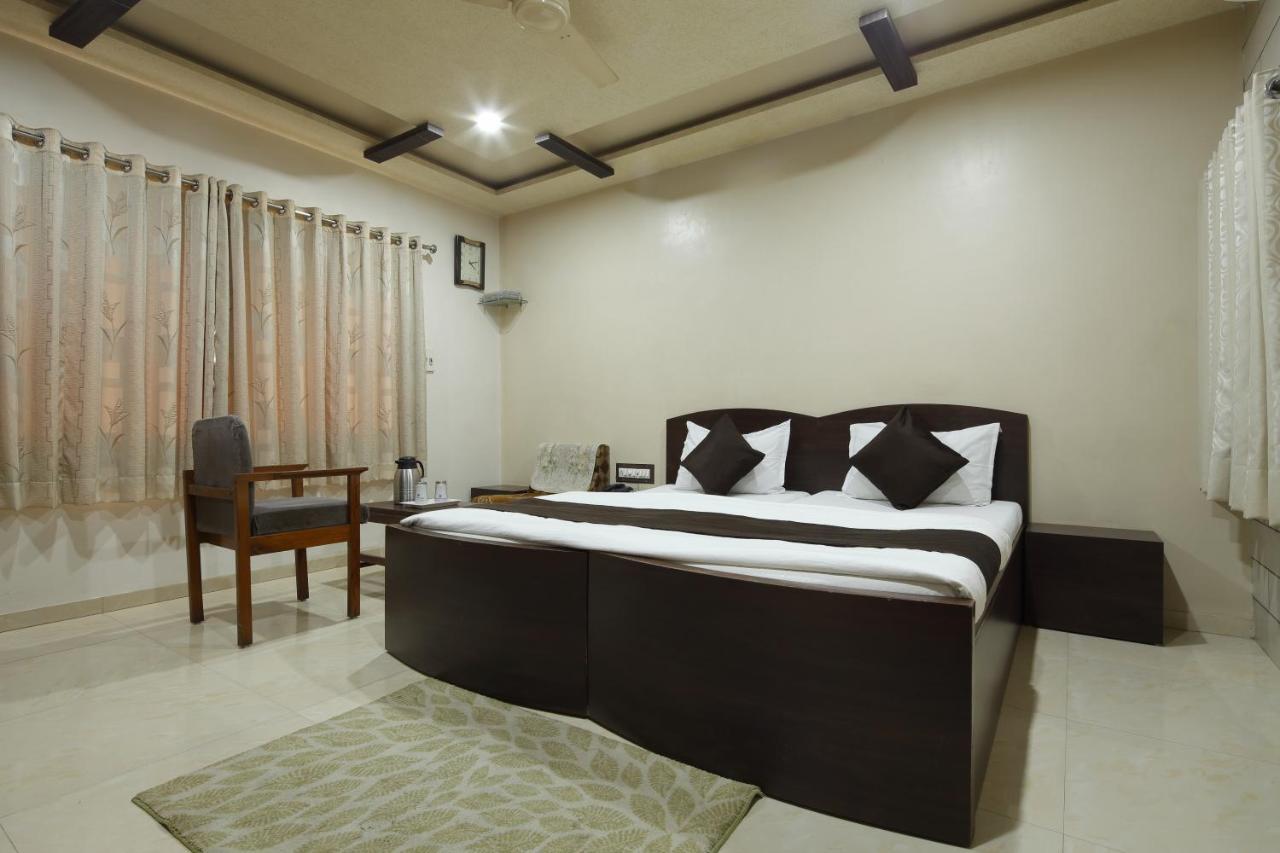 Hotel Good Night Ahmedabad Eksteriør bilde