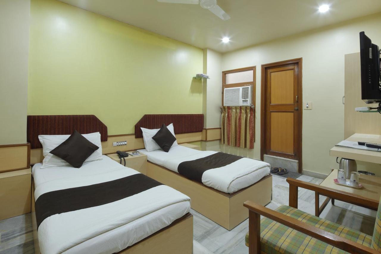 Hotel Good Night Ahmedabad Eksteriør bilde