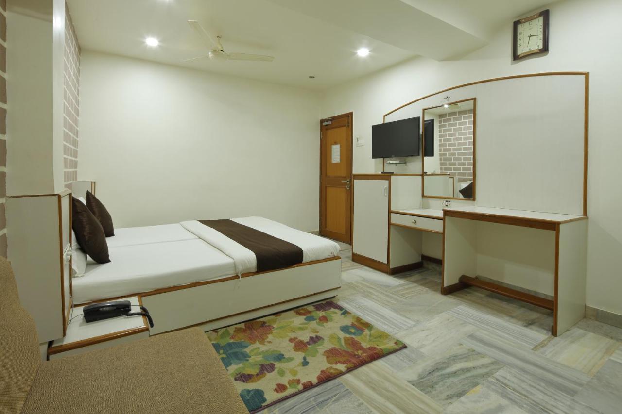 Hotel Good Night Ahmedabad Eksteriør bilde