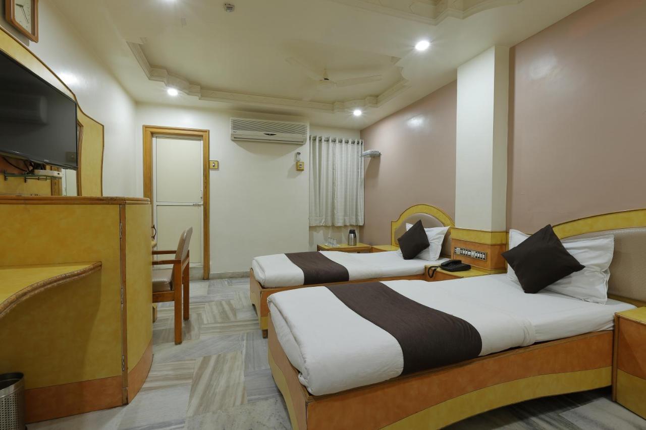 Hotel Good Night Ahmedabad Eksteriør bilde