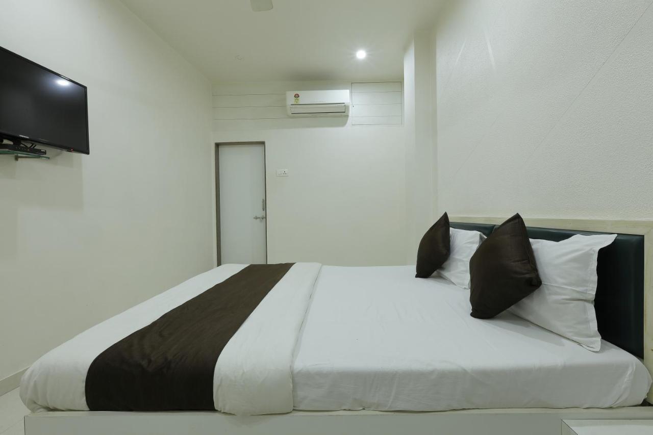 Hotel Good Night Ahmedabad Eksteriør bilde