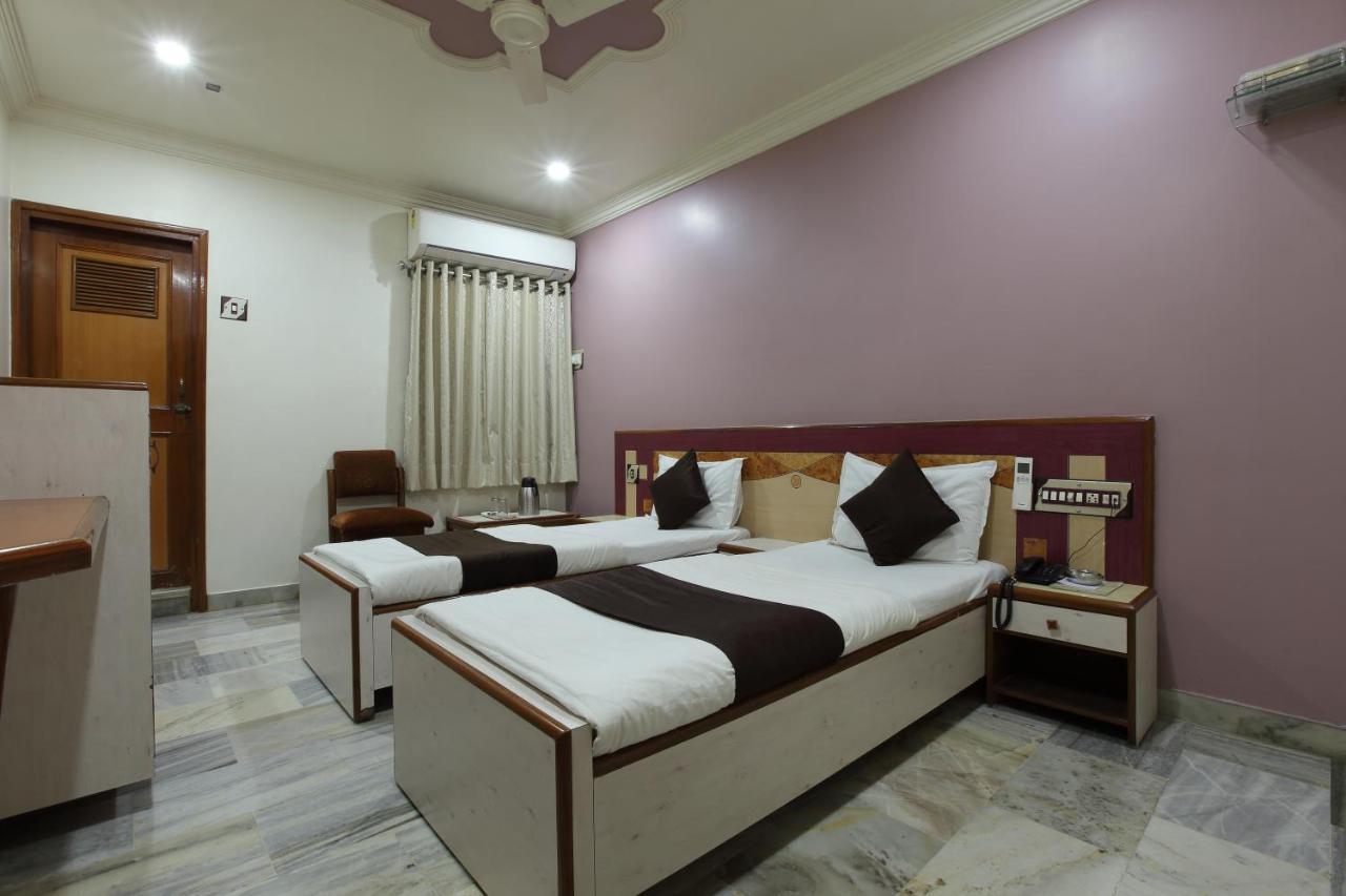 Hotel Good Night Ahmedabad Eksteriør bilde