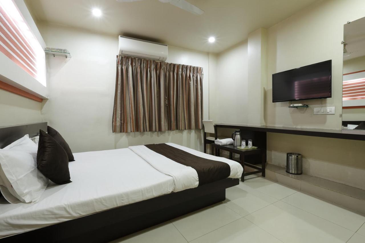Hotel Good Night Ahmedabad Eksteriør bilde