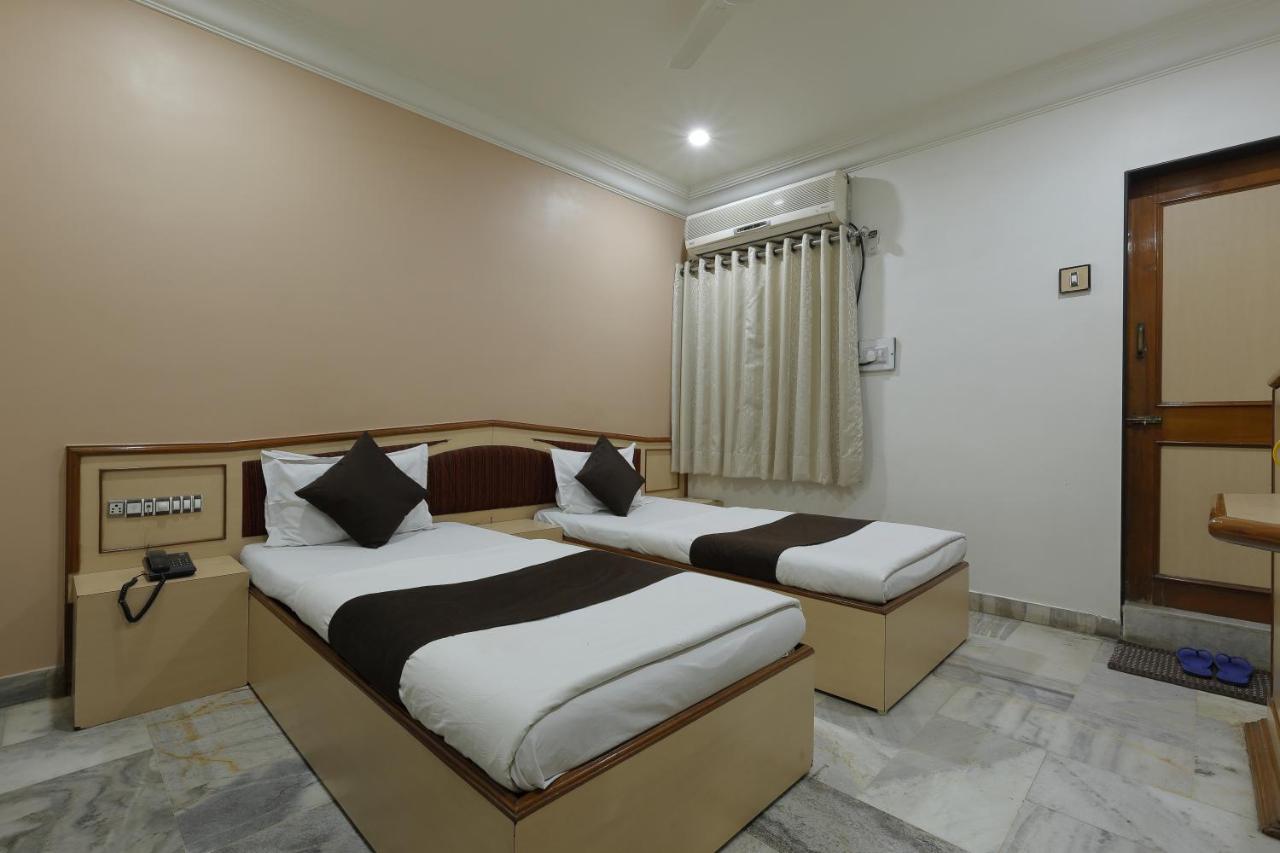 Hotel Good Night Ahmedabad Eksteriør bilde