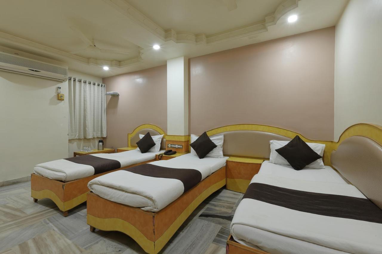 Hotel Good Night Ahmedabad Eksteriør bilde