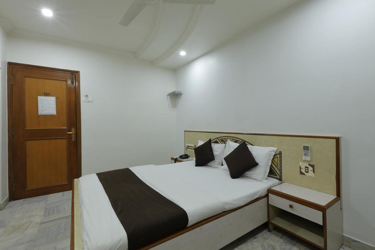 Hotel Good Night Ahmedabad Eksteriør bilde