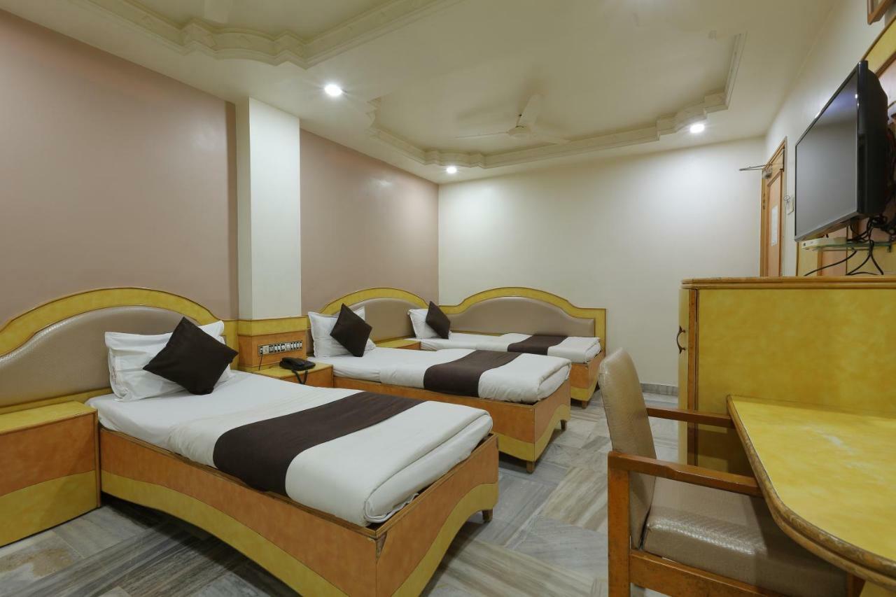 Hotel Good Night Ahmedabad Eksteriør bilde